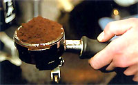 Эспрессо - напиток, который хорош как в чистом виде, так и в качестве
главной составляющей множества напитков на основе кофе. 