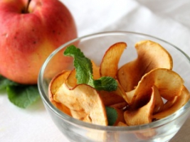 Покупайте яблоковые чипсы оптом, ведь путь к сердечку покупателя лежит через желудок!