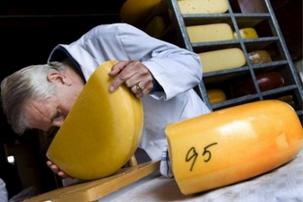 Наша родина считает, что в Украине опять подделывают сыр