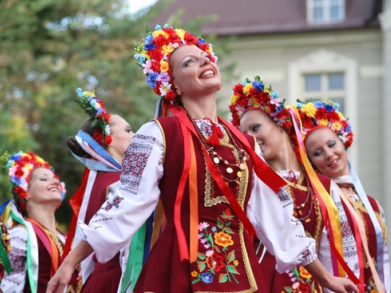 В Украине желают ввести налог на выполнение народных песен