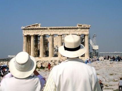 Греция завлекает туристов необычной щедростью