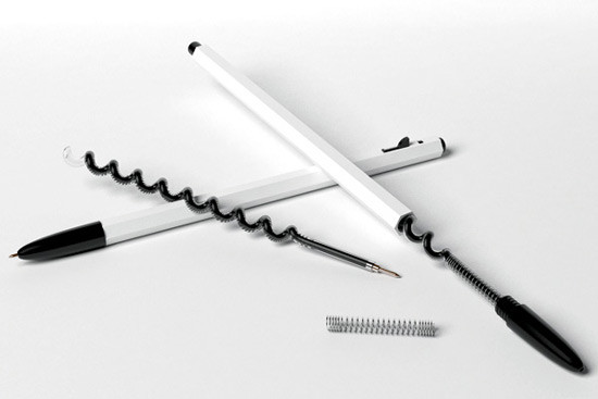 Шариковая ручка со спиралевидным стержнем