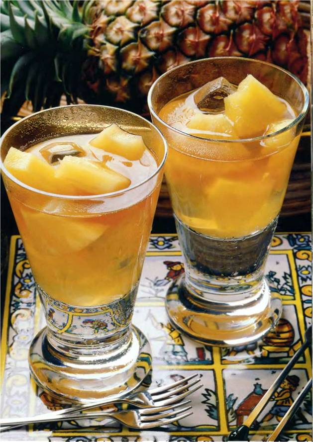 Чай по-мадридски с ананасом