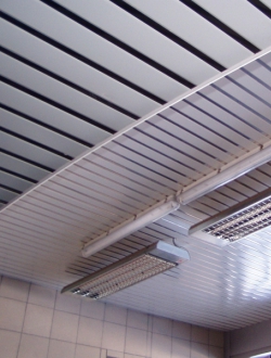Дюралевые реечные потолки - реально сберегают электроэнергию!