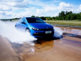 Новенькая Nokian Hakka Blue: потрясающая эффективность на мокроватых дорогах