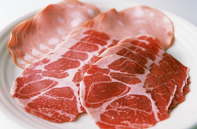 Ввезенное мясо в Украину пустят исключительно в упаковках
