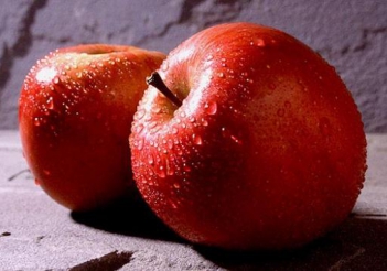 Украинские производители увеличивают стоимость на яблоко