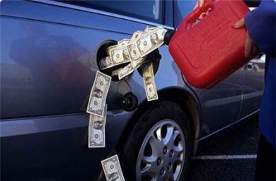 В Украине практически самый дорогой в Европе бензин