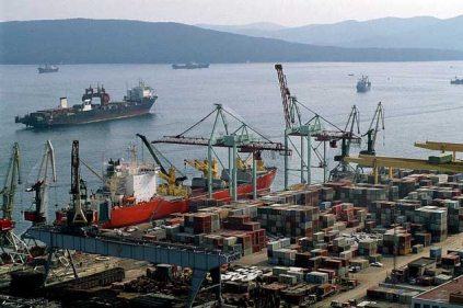 Украинские порты уплывут в руки Ахметова
