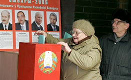 Лукашенко поддерживают 82,1% людей - exit-polls