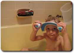 Защита от попадания воды в глаза детей при купании