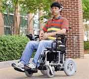 Инвалидные коляски, управляемые при помощи языка