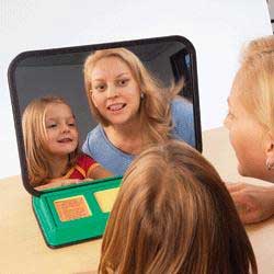 Говорящее зеркало обучит гласить и детей