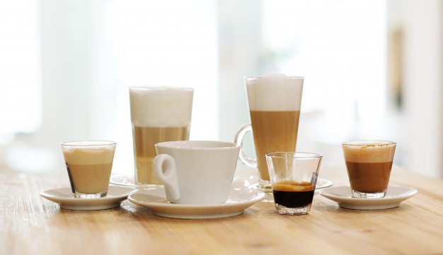стаканы чашки для кофе